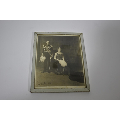 1583 - JOHN BUCHAN SIGNED PHOTOGRAPH - CANADIAN INTEREST a photograph of John Buchan and his wife Susan, si... 