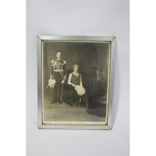 1583 - JOHN BUCHAN SIGNED PHOTOGRAPH - CANADIAN INTEREST a photograph of John Buchan and his wife Susan, si... 