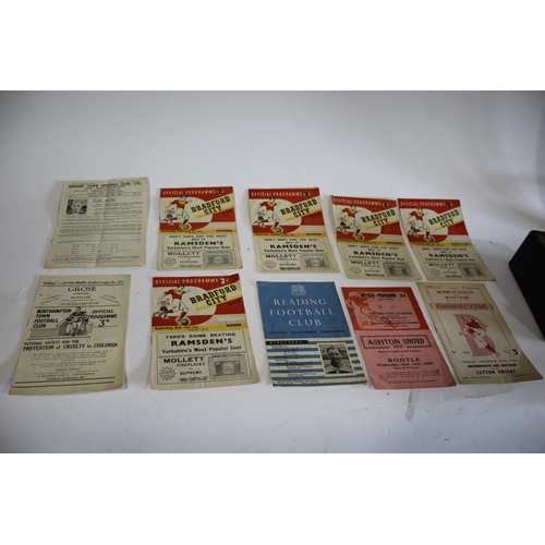 1613 - EARLY FOOTBALL PROGRAMMES a qty of approx 54 football programmes mostly from the early 1950's, inclu... 