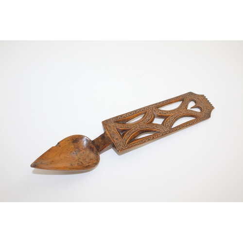 1651 - 19THC WELSH TREEN LOVE SPOON early 19thc, the fruitwood spoon with a rectangular handle, with a hear... 