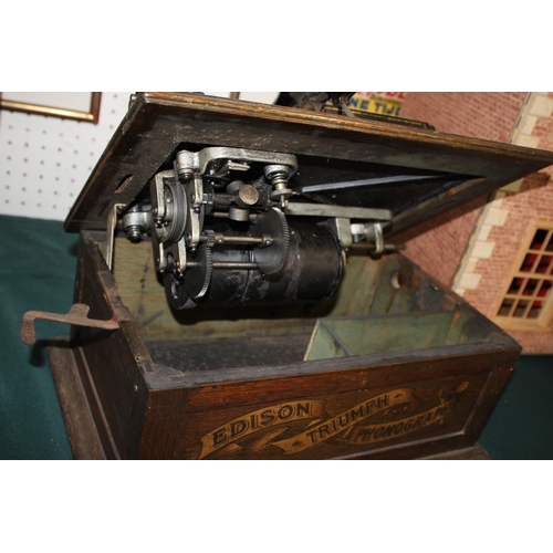 1622 - EDISON TRIUMPH PHONOGRAPH a large phonograph in an oak case, the plaque with Serial Number 38139 and... 