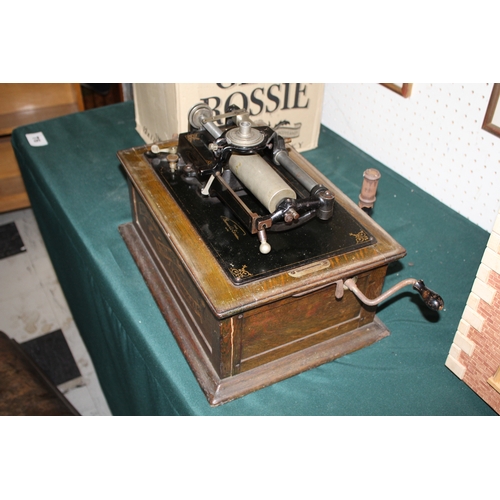 1622 - EDISON TRIUMPH PHONOGRAPH a large phonograph in an oak case, the plaque with Serial Number 38139 and... 