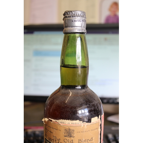 1730 - WHISKY: The Old Blend Whisky of the White Horse Cellar from the original recipe 1740, bottle number ... 