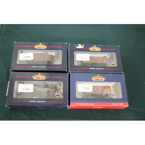 1360 - BACHMANN & HORNBY ROLLING STOCK various boxed Bachman items including 38-141 Box Van, 38-140 Box Van... 