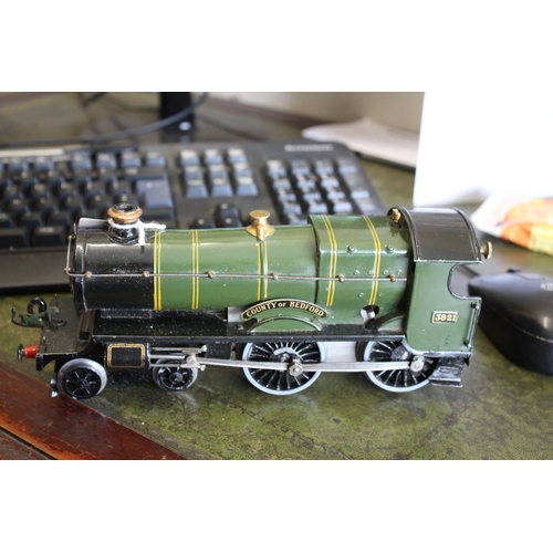 1386 - HORNBY 0 GAUGE LOCOMOTIVE - COUNTY OF BEDFORD a County of Bedford 3821 clockwork locomotive in Great... 