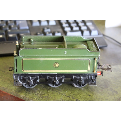 1386 - HORNBY 0 GAUGE LOCOMOTIVE - COUNTY OF BEDFORD a County of Bedford 3821 clockwork locomotive in Great... 