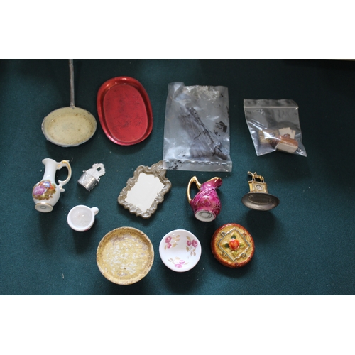 1494 - DOLLS HOUSE ACCESSORIES a large qty of dolls house accessories, some vintage and some more modern. I... 