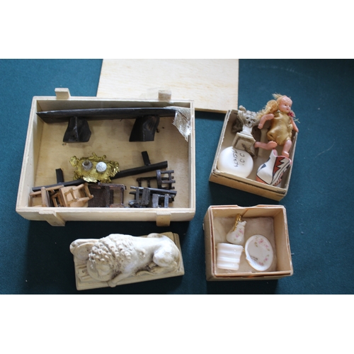 1494 - DOLLS HOUSE ACCESSORIES a large qty of dolls house accessories, some vintage and some more modern. I... 