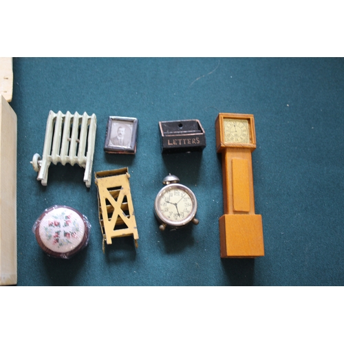 1494 - DOLLS HOUSE ACCESSORIES a large qty of dolls house accessories, some vintage and some more modern. I... 