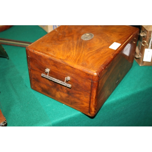 1632 - CIGAR HUMIDOR a large cigar humidor, the outer case made in walnut with a hinged lid and metal carry... 