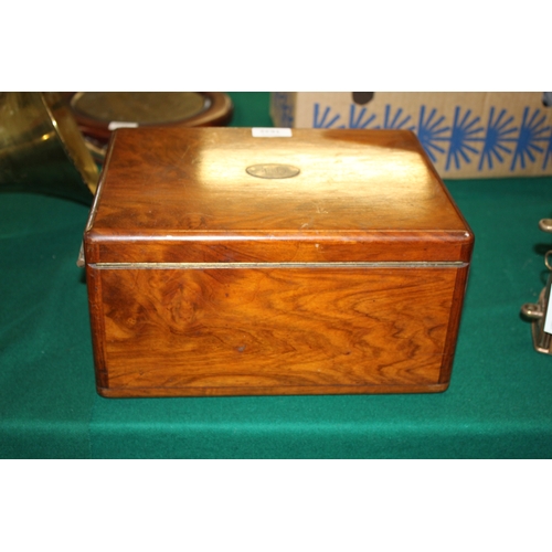 1632 - CIGAR HUMIDOR a large cigar humidor, the outer case made in walnut with a hinged lid and metal carry... 