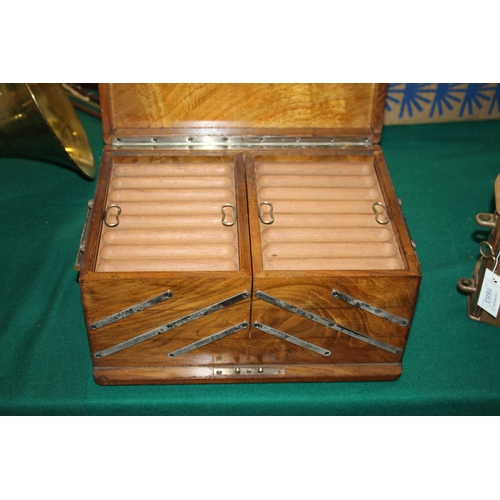 1632 - CIGAR HUMIDOR a large cigar humidor, the outer case made in walnut with a hinged lid and metal carry... 