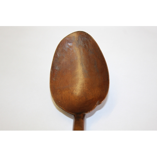 1650 - 19THC WELSH TREEN LOVE SPOON - 1822 the fruitwood spoon with the initials E R and the date 1822, the... 