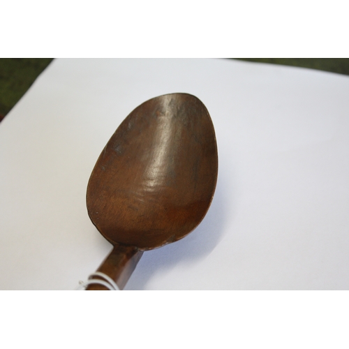 1650 - 19THC WELSH TREEN LOVE SPOON - 1822 the fruitwood spoon with the initials E R and the date 1822, the... 