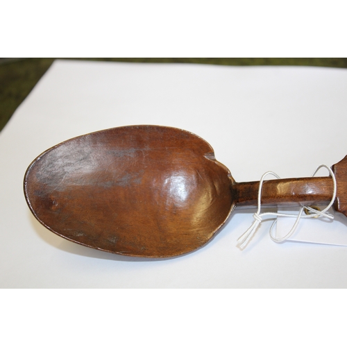 1650 - 19THC WELSH TREEN LOVE SPOON - 1822 the fruitwood spoon with the initials E R and the date 1822, the... 