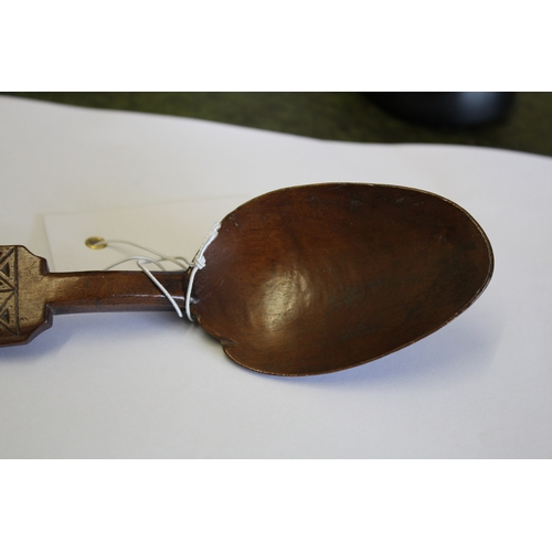 1650 - 19THC WELSH TREEN LOVE SPOON - 1822 the fruitwood spoon with the initials E R and the date 1822, the... 