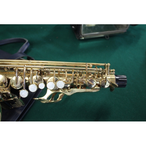 1698 - ALTO SAXOPHONE - BUFFET CRAMPON a Evette Buffet Crampon alto saxophone, with a mouthpiece and access... 