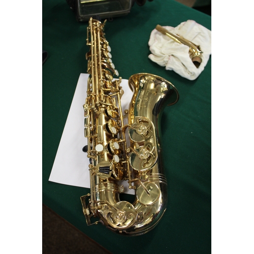 1698 - ALTO SAXOPHONE - BUFFET CRAMPON a Evette Buffet Crampon alto saxophone, with a mouthpiece and access... 