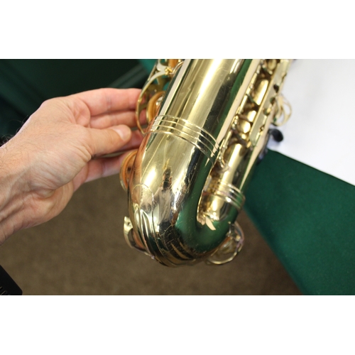 1698 - ALTO SAXOPHONE - BUFFET CRAMPON a Evette Buffet Crampon alto saxophone, with a mouthpiece and access... 