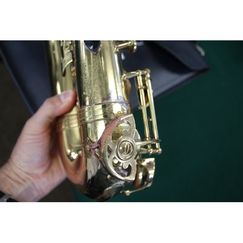 1698 - ALTO SAXOPHONE - BUFFET CRAMPON a Evette Buffet Crampon alto saxophone, with a mouthpiece and access... 