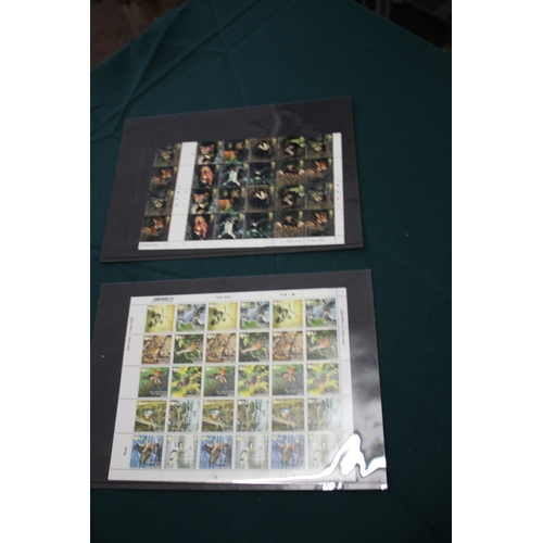 1313 - STAMP SETS & BOOKLETS a mixed lot including a Royal Mail Prestige Stamp Album with stamp booklets (T... 