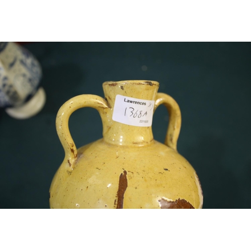 1368A - WHIELDON STYLE CREAMWARE BUTTER BOAT late 18th century, with brown sponged decoration, length 12cm; ... 