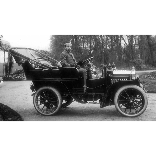 688 - Belsize - 1897-1925.  A very good assortment of both small vehicles and large limousines, coach-buil... 