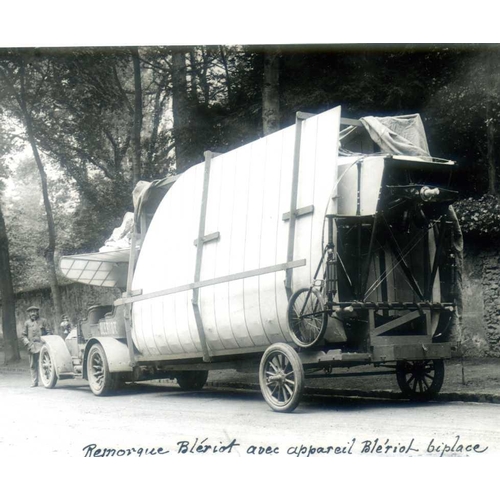 748 - Mercedes & Mercedes-Benz 1901 - 1939.  Four folders with a wealth of photographs in good condition. ... 