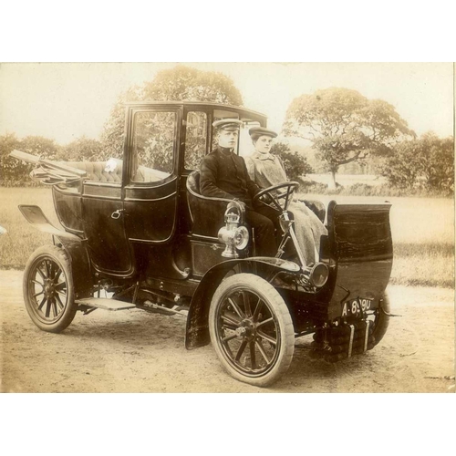 800 - Napier 1900 - 1924.  Four folders. The earlier motor-cars are represented by a good collection of bo... 