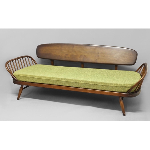 1005 - ERCOL VINTAGE STUDIO COUCH/DAY BED Model No 355 and designed by Lucian Ercolani for Ercol, the dark ... 