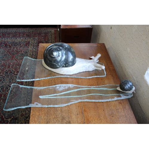 1032 - CONTEMPORARY MARBLE & GLASS SCULPTURE - SNAILS an interesting group of three marble snails, each mou... 