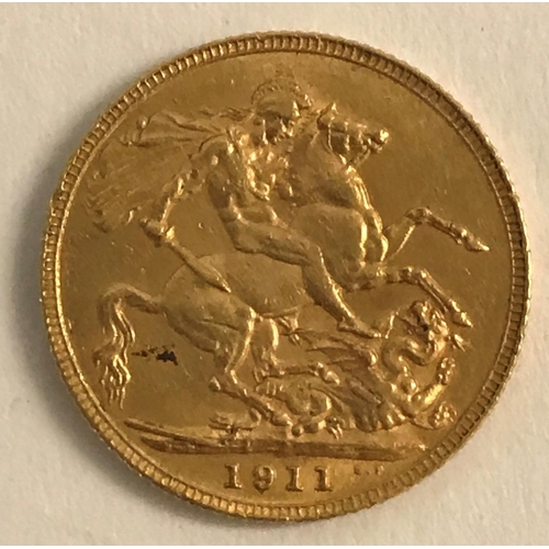 1334 - A SOVEREIGN. A George V Sovereign dated 1911.