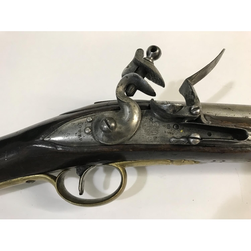 321 - AN ELIOTT'S LIGHT DRAGOON CARBINE. A Carbine with a 71.5cm tapering barrel, the flintlock action mar... 