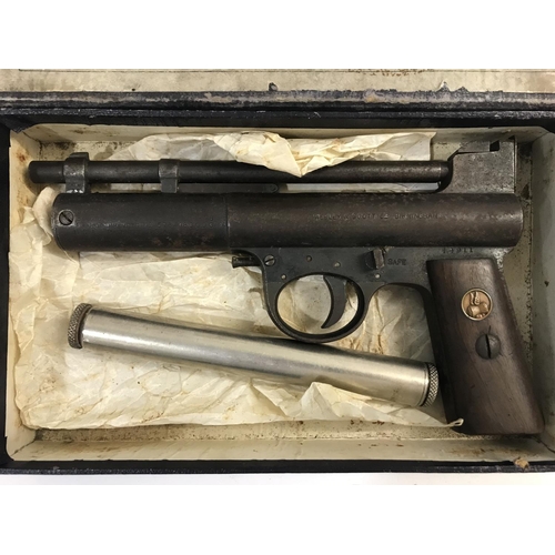 339 - A WEBLEY MARK 1 AIR PISTOL IN BOX. A Mark 1 Air Pistol by Webley and Scott Limited of Birmingham, nu... 