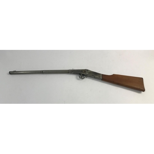 370 - AN UNUSUAL 'HECTOR' .177 AIR RIFLE. An Air Rifle with a 45cm barrel marked with an image of a man fi... 