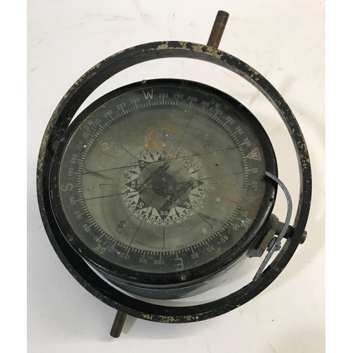 669 - A TYPE 02B COMPASS AND OTHERS. A Second World War Type 02B RAF aimers sighting compass No. 31529H in... 