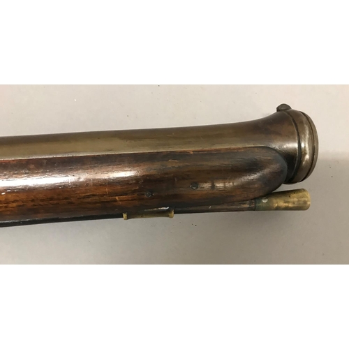 325 - A REPRODUCTION BLUNDERBUSS TYPE GUN. A reproduction Blunderbuss type muzzle loading gun with a 39 cm... 