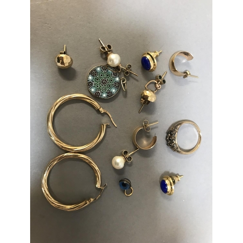 104 - Mixed Lot of Assorted Gold and Other Jewellery, Hallmarks Unclear, Total Weight 13g Approx