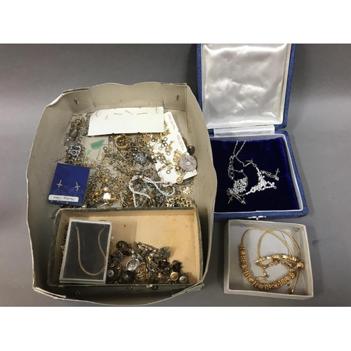 108 - Small Quantity of Costume Jewellery