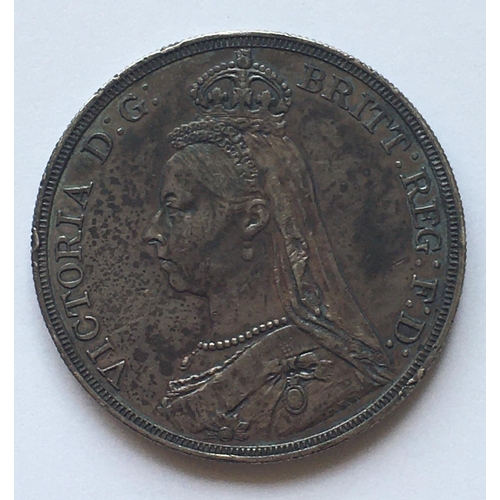 1166 - AN 1887 CROWN AND A SIMILAR 1935 CROWN. An 1887 Crown, jubilee bust l, and similar George V Crown ba... 