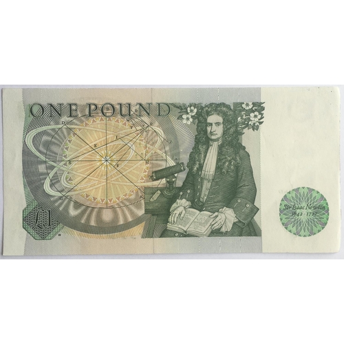 1200 - A COLLECTION OF SERIES 'D' ONE POUND NOTES. 41 Series 'D' Pictorial issue one pound notes all signed... 