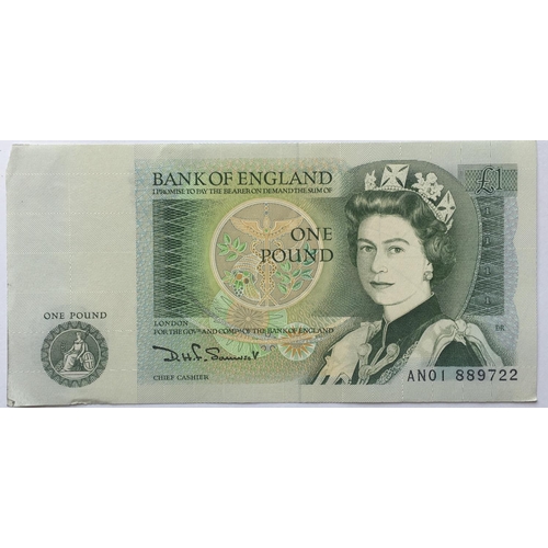 1201 - A COLLECTION OF SERIES 'D' ONE POUND NOTES. 38 Series 'D' Pictorial issue one pound notes all signed... 