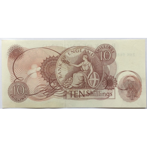 1204 - TWO CONSEQUTIVE RUNS OF TEN SHILLING NOTES. 16 Series 'C' Portrait issue Ten Shilling notes, signed ... 