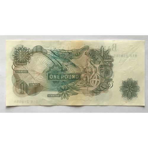 1213 - A COLLECT OF SERIES 'C' ONE POUND BANKNOTES. One pound notes, series 'C' portrait issue with Page, O... 