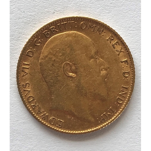 1240 - AN EDWARD VII HALF SOVEREIGN. An Edward VII half sovereign, bare head r, dated 1907.