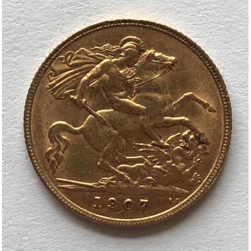 1241 - AN EDWARD VII HALF SOVEREIGN. An Edward VII half sovereign, bare head r, dated 1907.