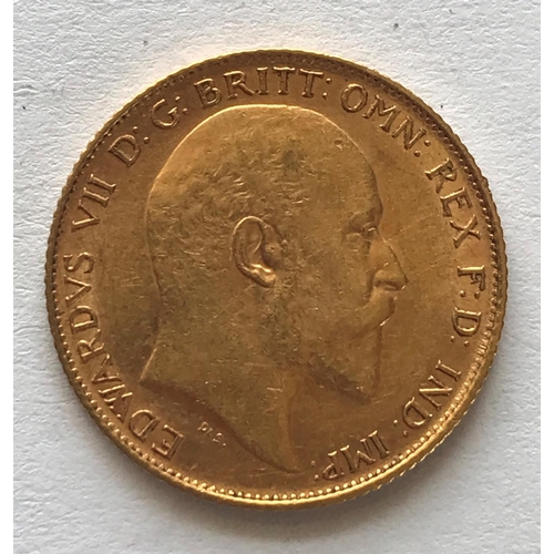 1242 - AN EDWARD VII HALF SOVEREIGN. An Edward VII half sovereign, bare head r, dated 1907.