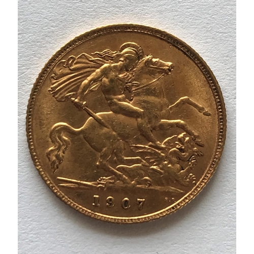 1242 - AN EDWARD VII HALF SOVEREIGN. An Edward VII half sovereign, bare head r, dated 1907.