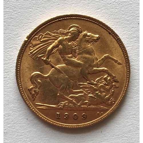 1245 - AN EDWARD VII HALF SOVEREIGN. An Edward VII half sovereign, bare head r, dated 1909.