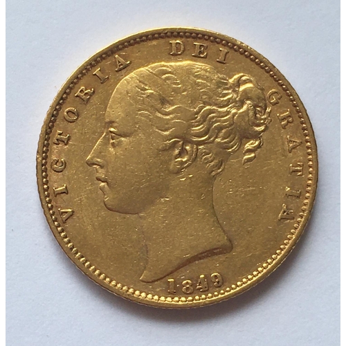 1270 - A 'YOUNG HEAD' SOVEREIGN A Queen Victoria 'Young Head' Sovereign dated 1849.